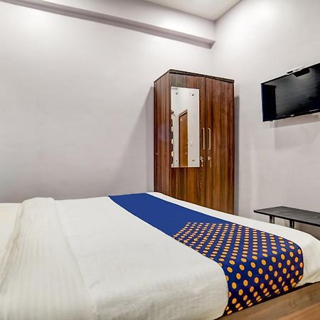 Spot On 76764 Hotel Lux Indore Zewnętrze zdjęcie
