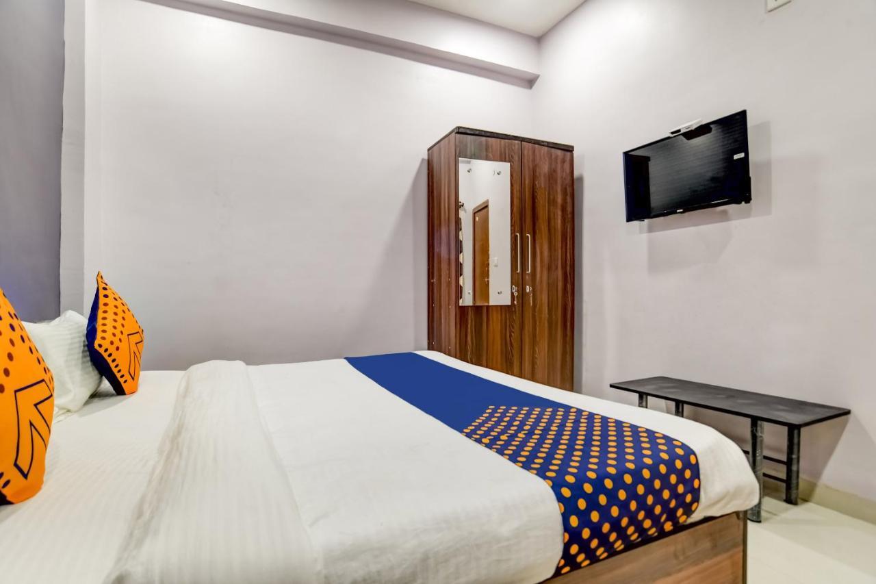 Spot On 76764 Hotel Lux Indore Zewnętrze zdjęcie