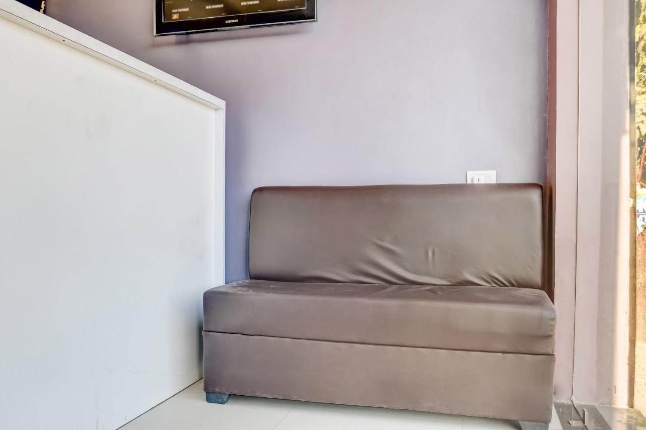 Spot On 76764 Hotel Lux Indore Zewnętrze zdjęcie