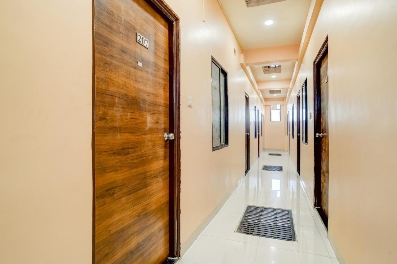 Spot On 76764 Hotel Lux Indore Zewnętrze zdjęcie