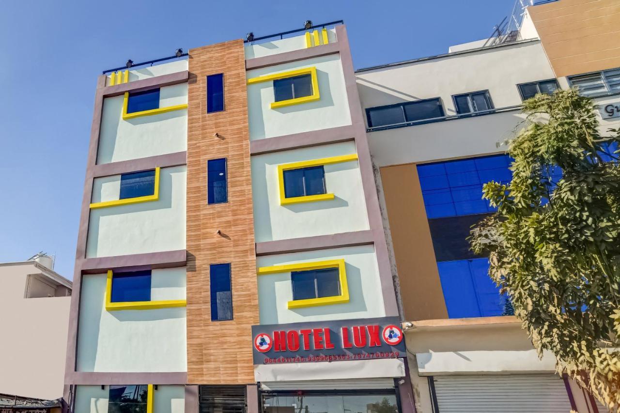 Spot On 76764 Hotel Lux Indore Zewnętrze zdjęcie